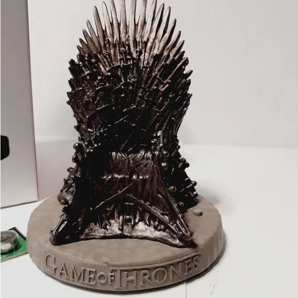 Game of Thrones Christmas Ornament. - Picture 2 of 2